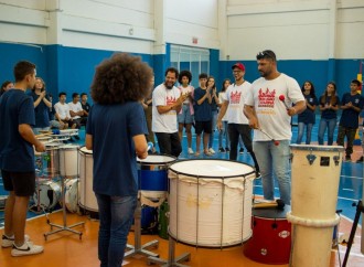Estudantes de Porto Belo conhecem ritmos afro-brasileiros em oficina de percussão